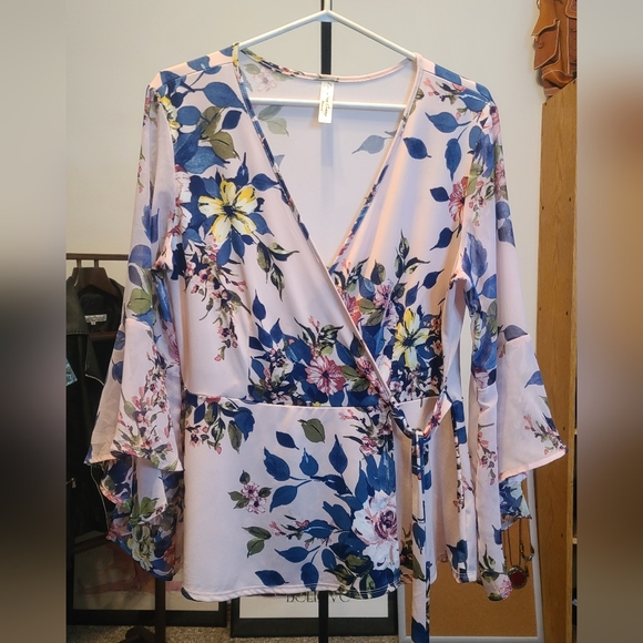 Pink Floral Bell Sleeve Top - Picture 5 of 8